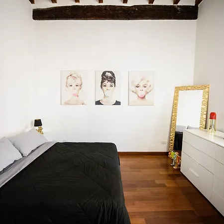 Pink House Tortellinosuite Apartment Modena