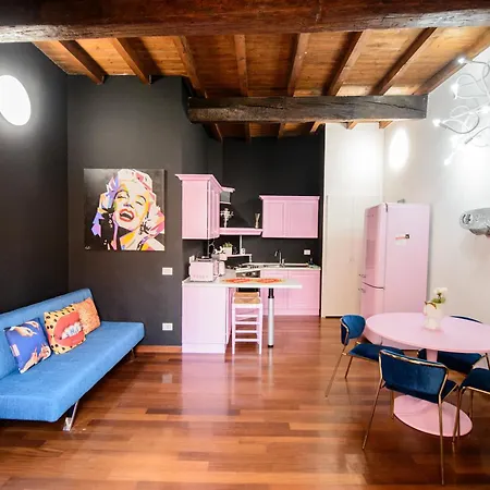 Pink House Tortellinosuite *