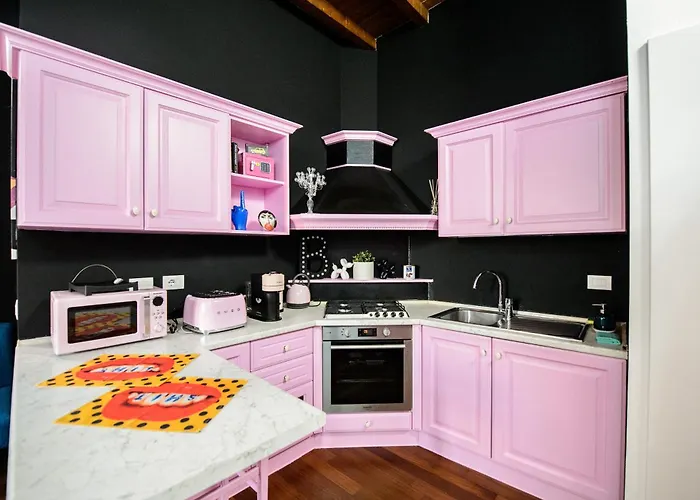 Pink House Tortellinosuite * モデナ